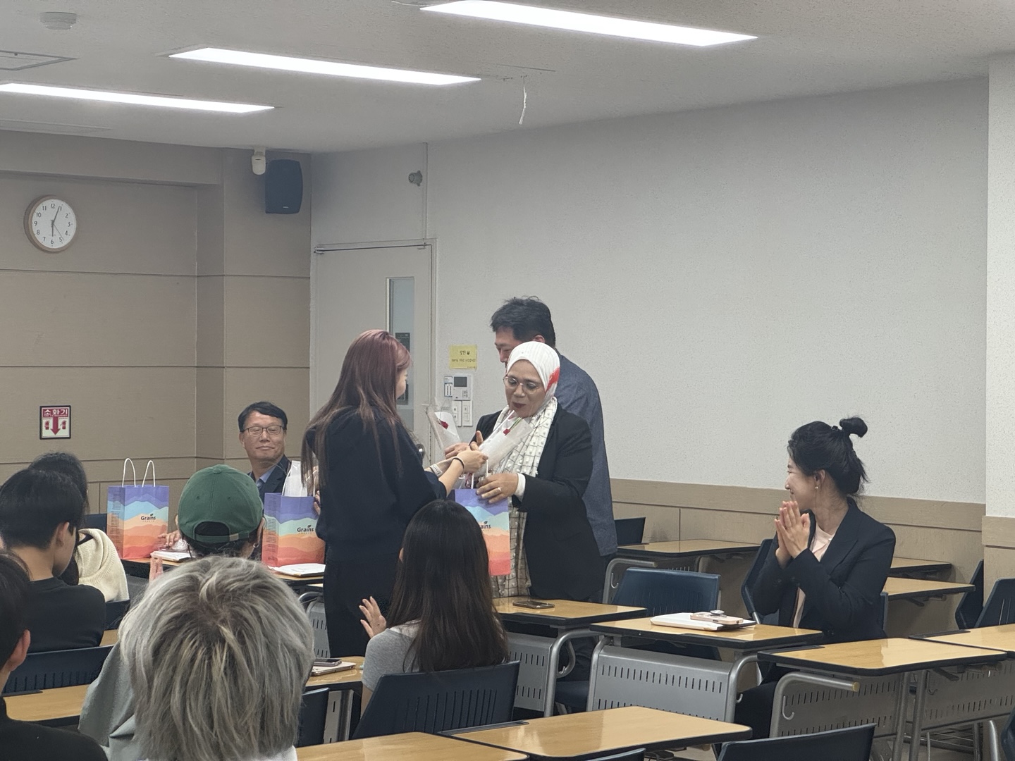 스승의 날 행사 3번째 첨부파일 이미지