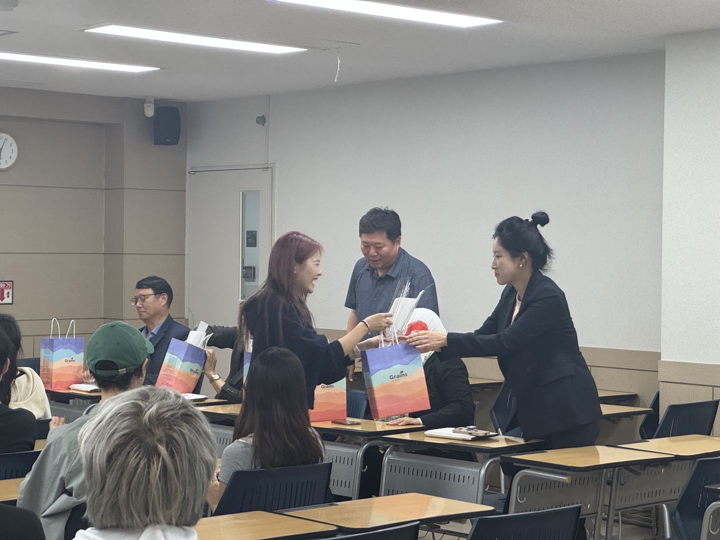 스승의 날 행사 5번째 첨부파일 이미지